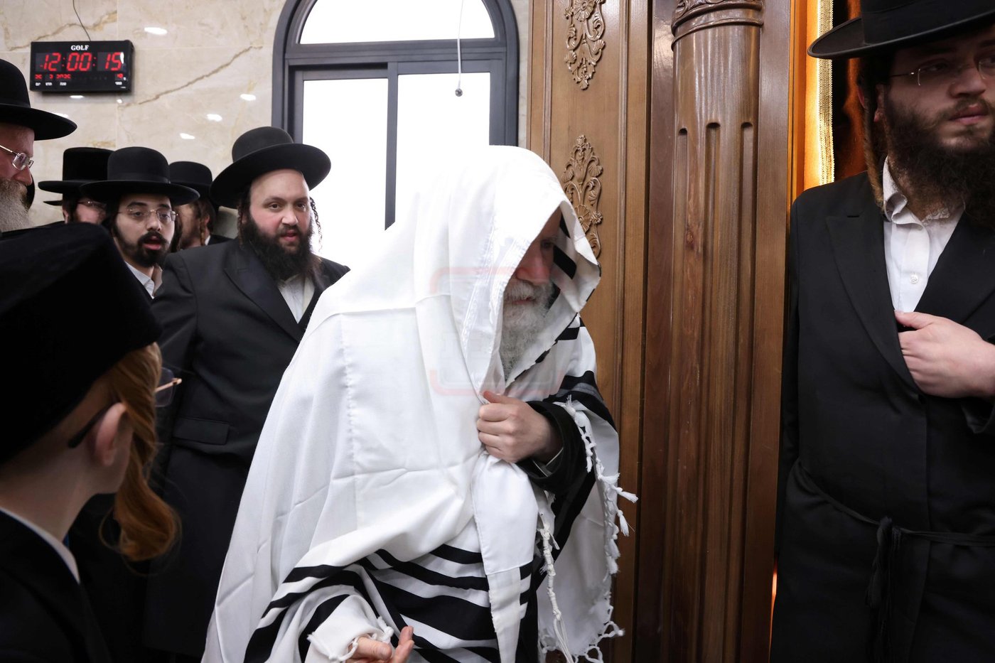 שמחת הברית בחצרות אמשינוב - קרעטשניף