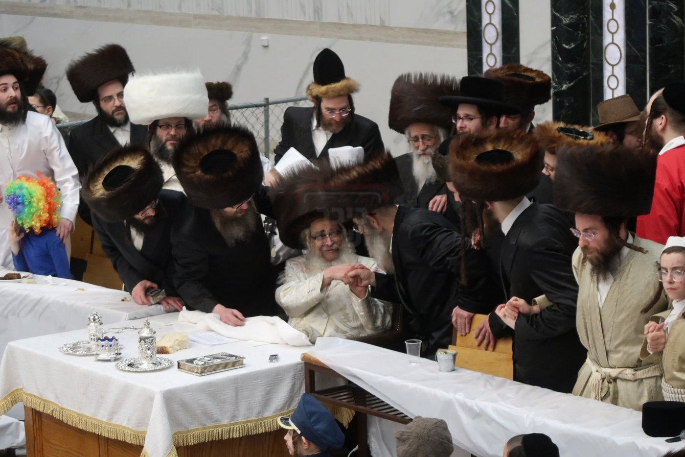 פורים בחצה"ק סאטמר