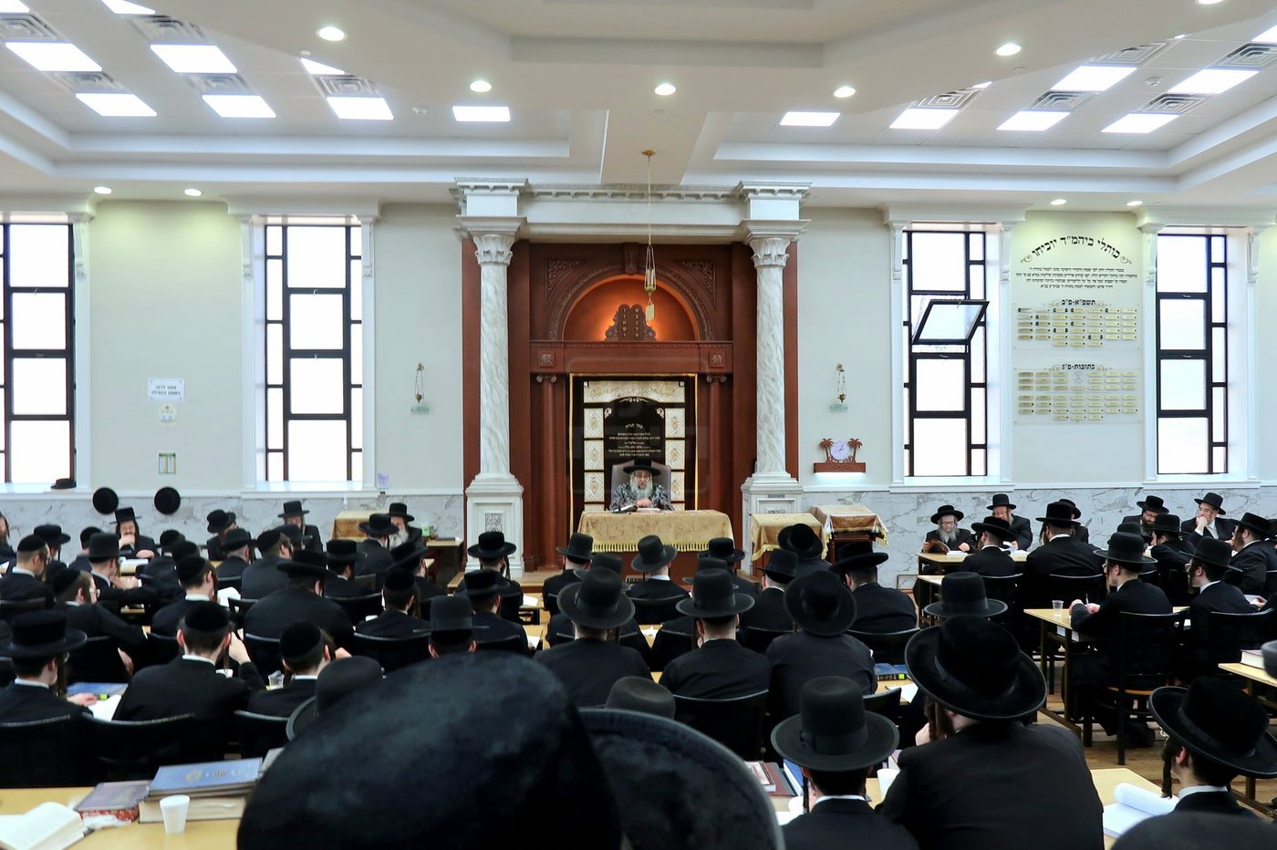האדמו"ר מסאטמר בשיעור הכנה לדרשת שבת הגדול