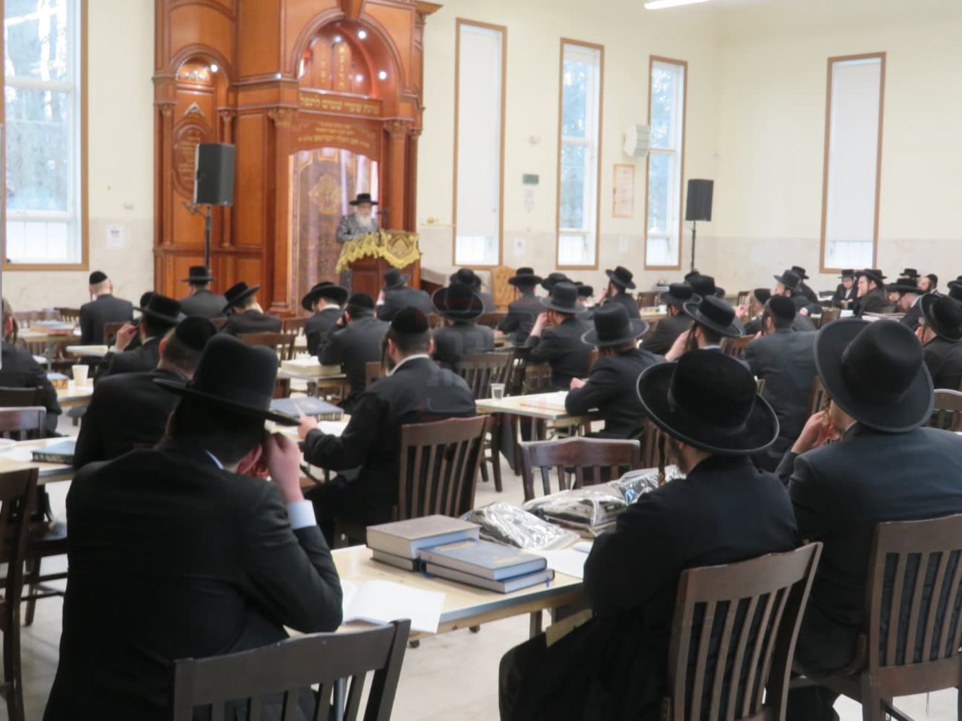 שיעור סוגיא וראש חודש ניסן סעודה במתיבתא ד'סאטמר