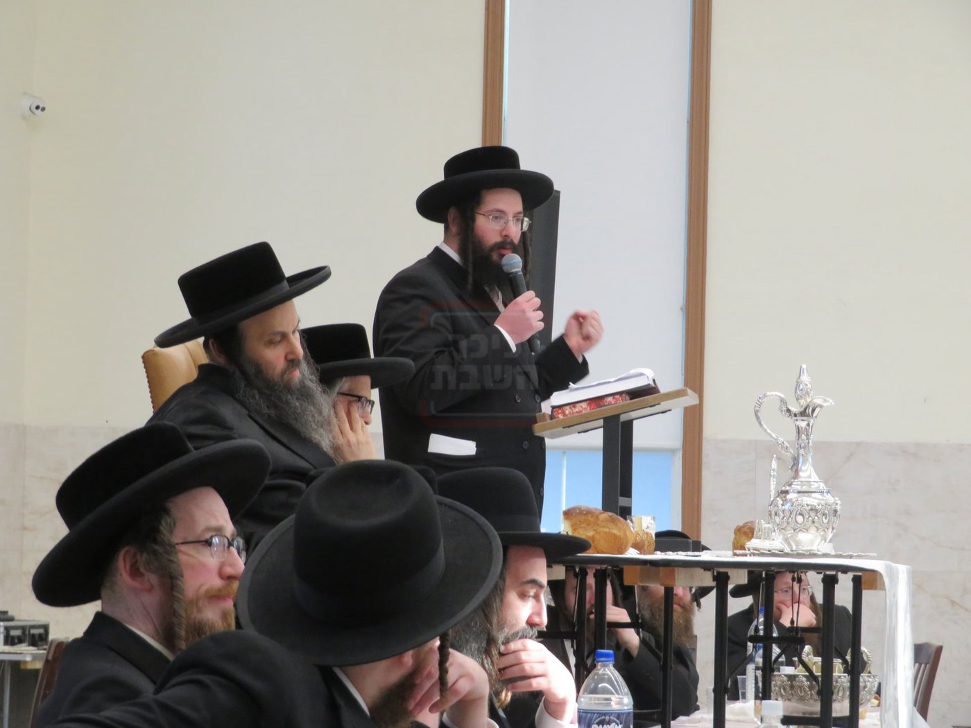 שיעור סוגיא וראש חודש ניסן סעודה במתיבתא ד'סאטמר