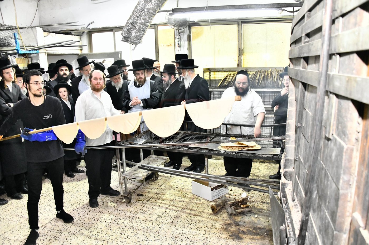 האדמו"ר מסאדיגורה באפיית המצות 