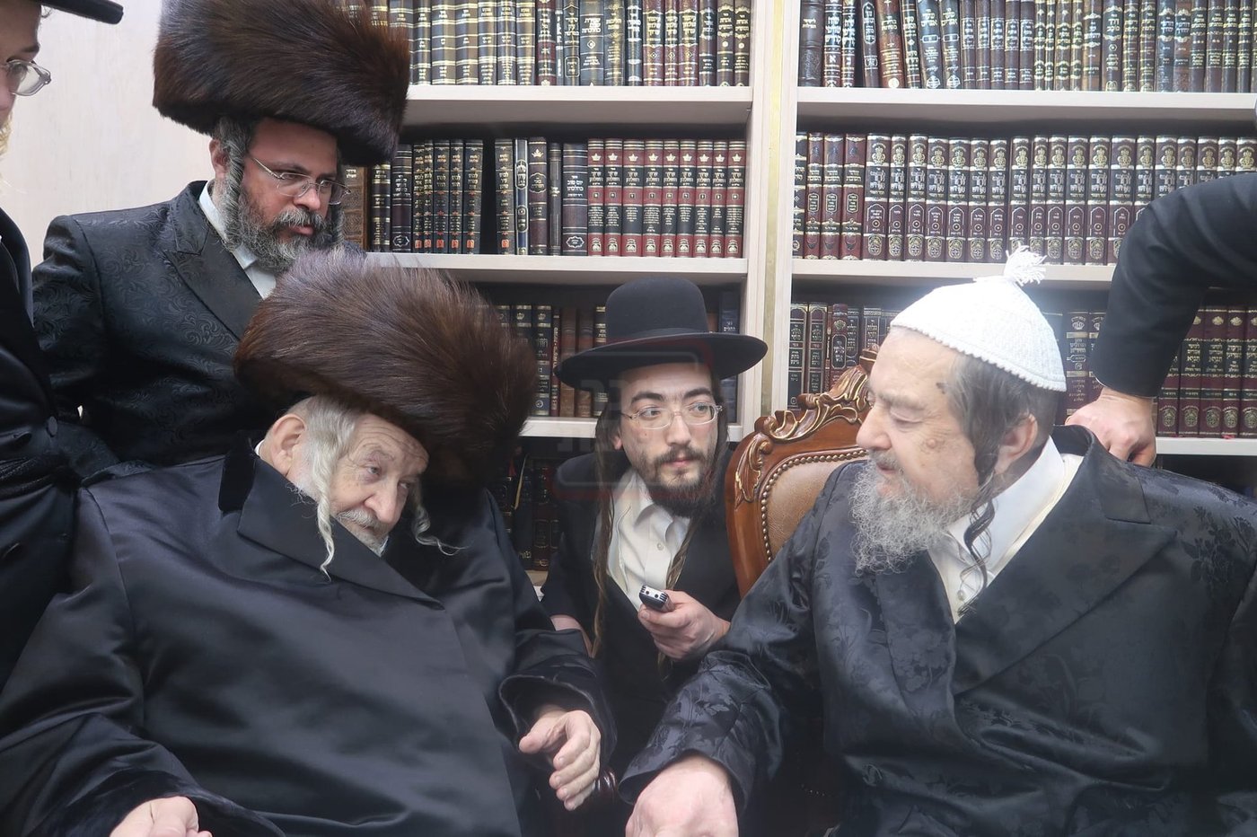 האדמו"ר מטעמשוואר בביקור אצל הגרי"מ שעכטער