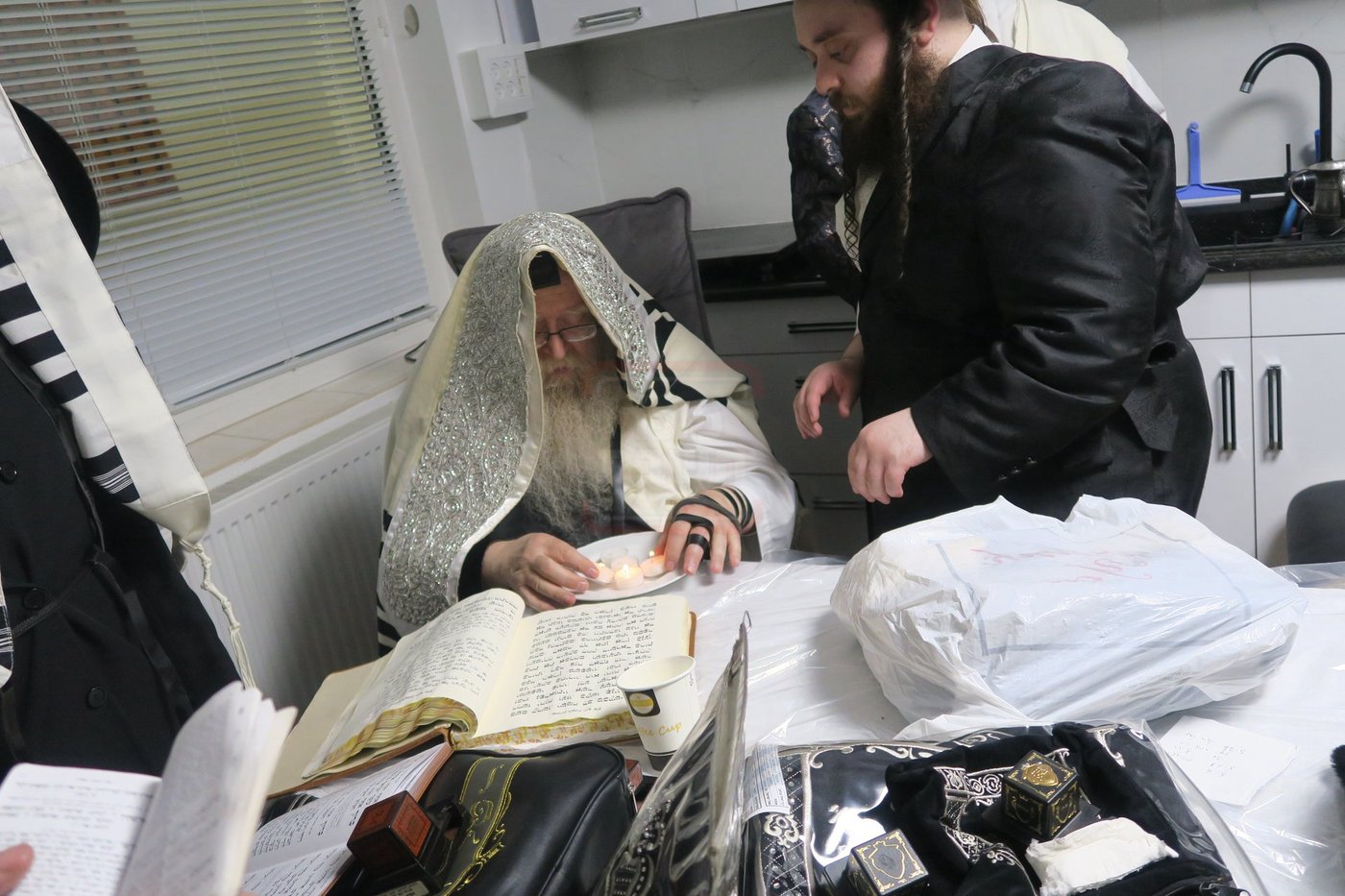 האדמו"ר מניקלשבורג במסע הקודש לצ'כיה