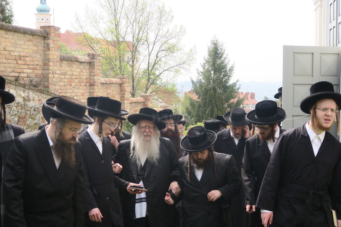 האדמו"ר מניקלשבורג במסע הקודש לצ'כיה
