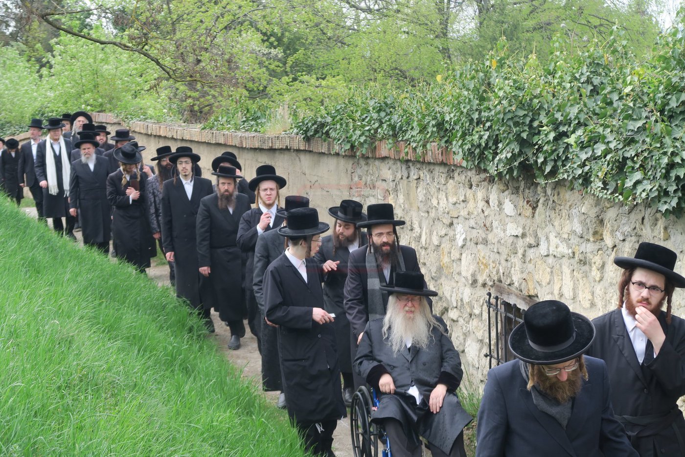 האדמו"ר מניקלשבורג במסע הקודש לצ'כיה