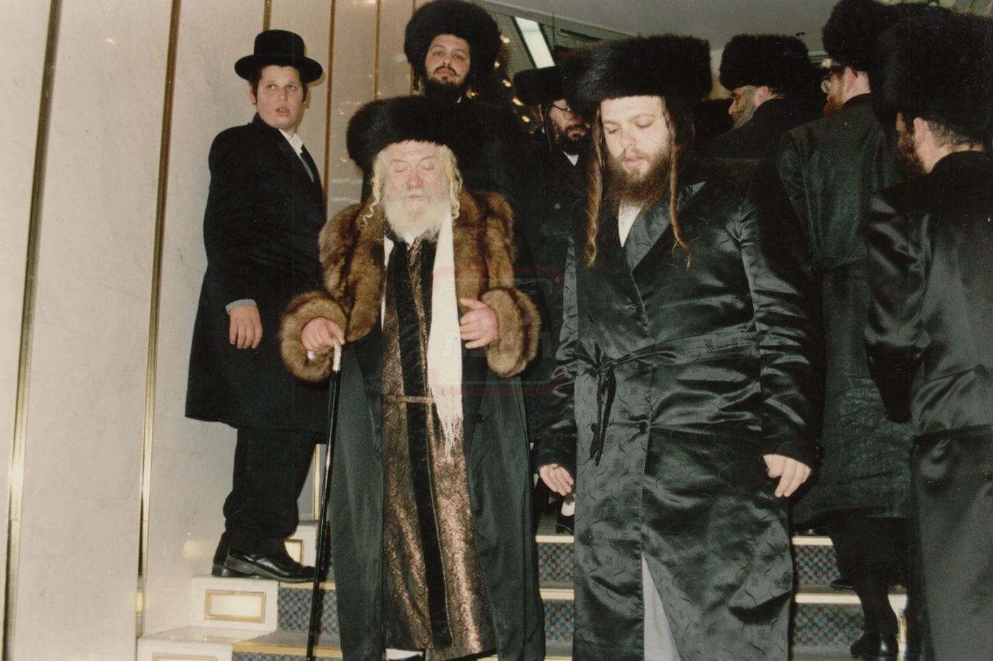מראות חיי האדמו"ר מקרעטשניף זי"ע