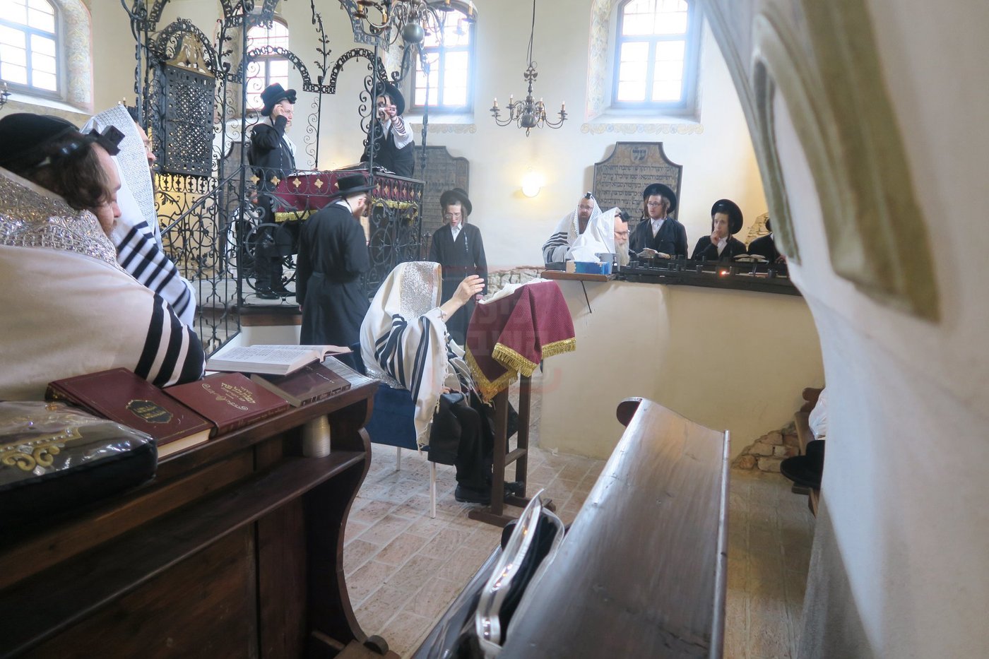 האדמו"ר מניקלשבורג במסע הקודש לצ'כיה