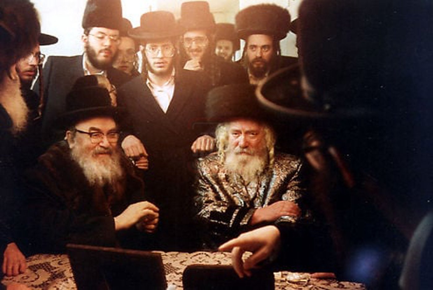 האדמו"ר מקרעטשניף זי"ע עם יבלחט"א האדמו"ר מסקווירא