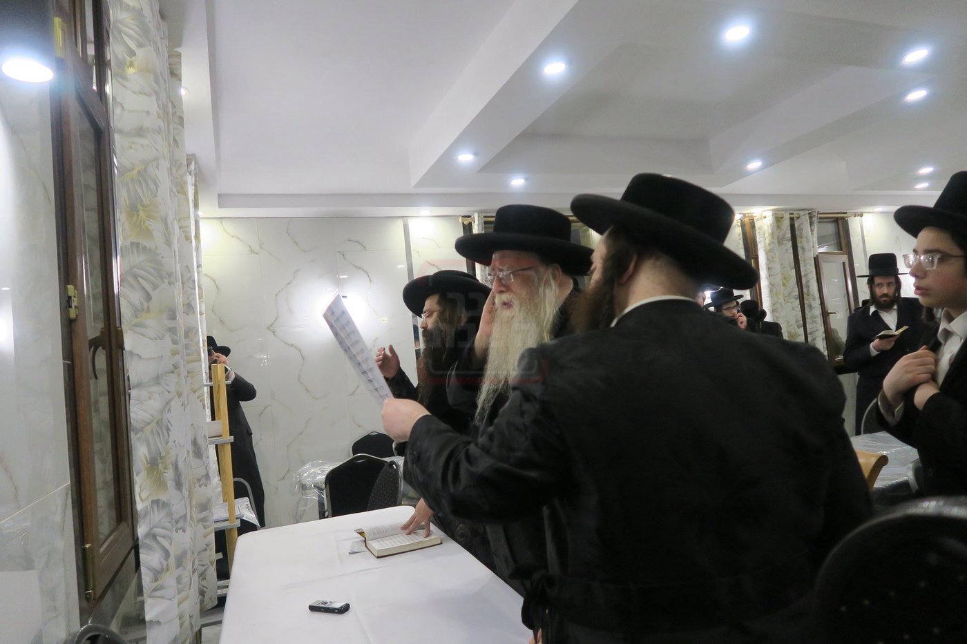 האדמו"ר מניקלשבורג במסע הקודש לצ'כיה