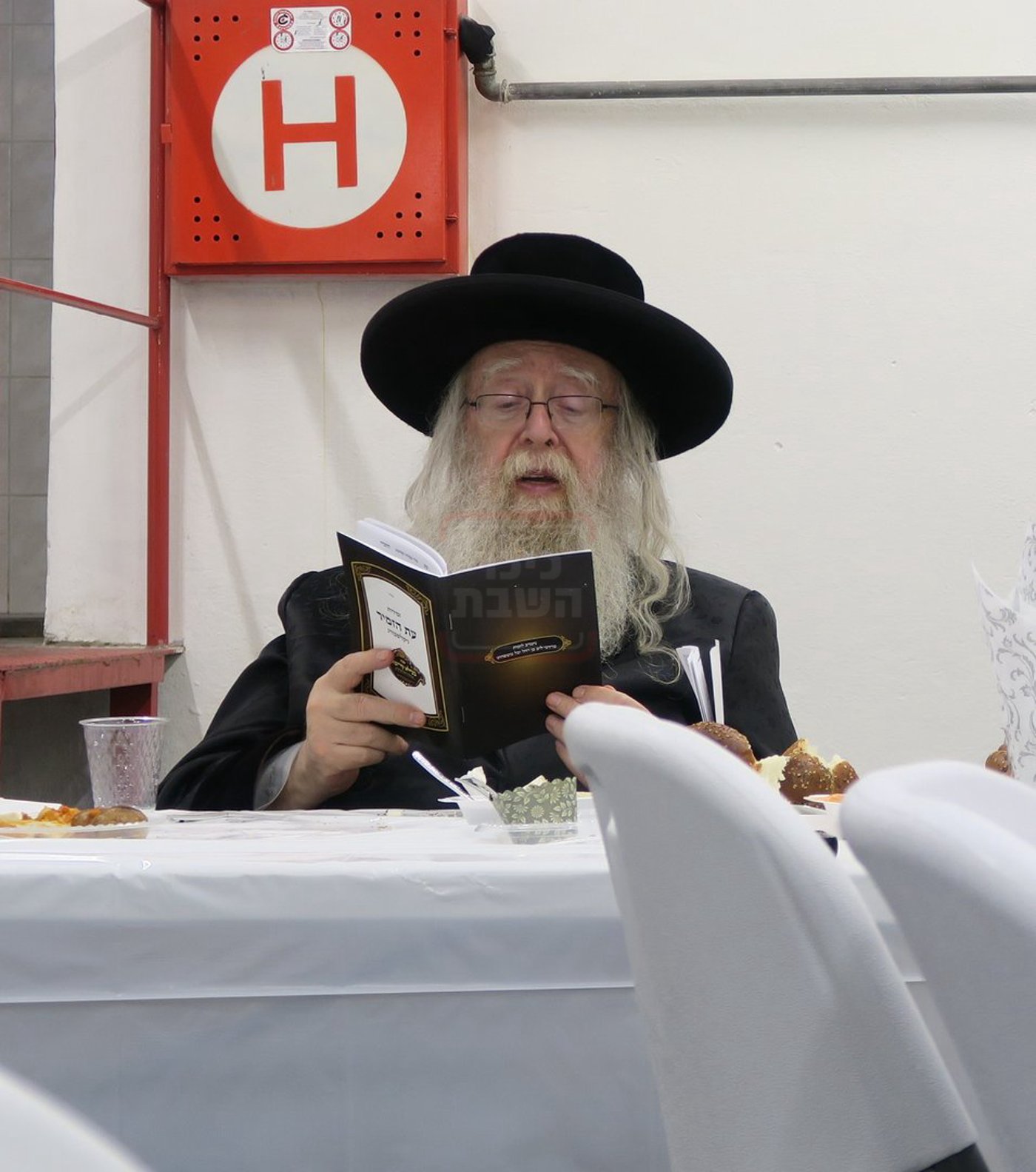 האדמו"ר מניקלשבורג במסע הקודש לצ'כיה