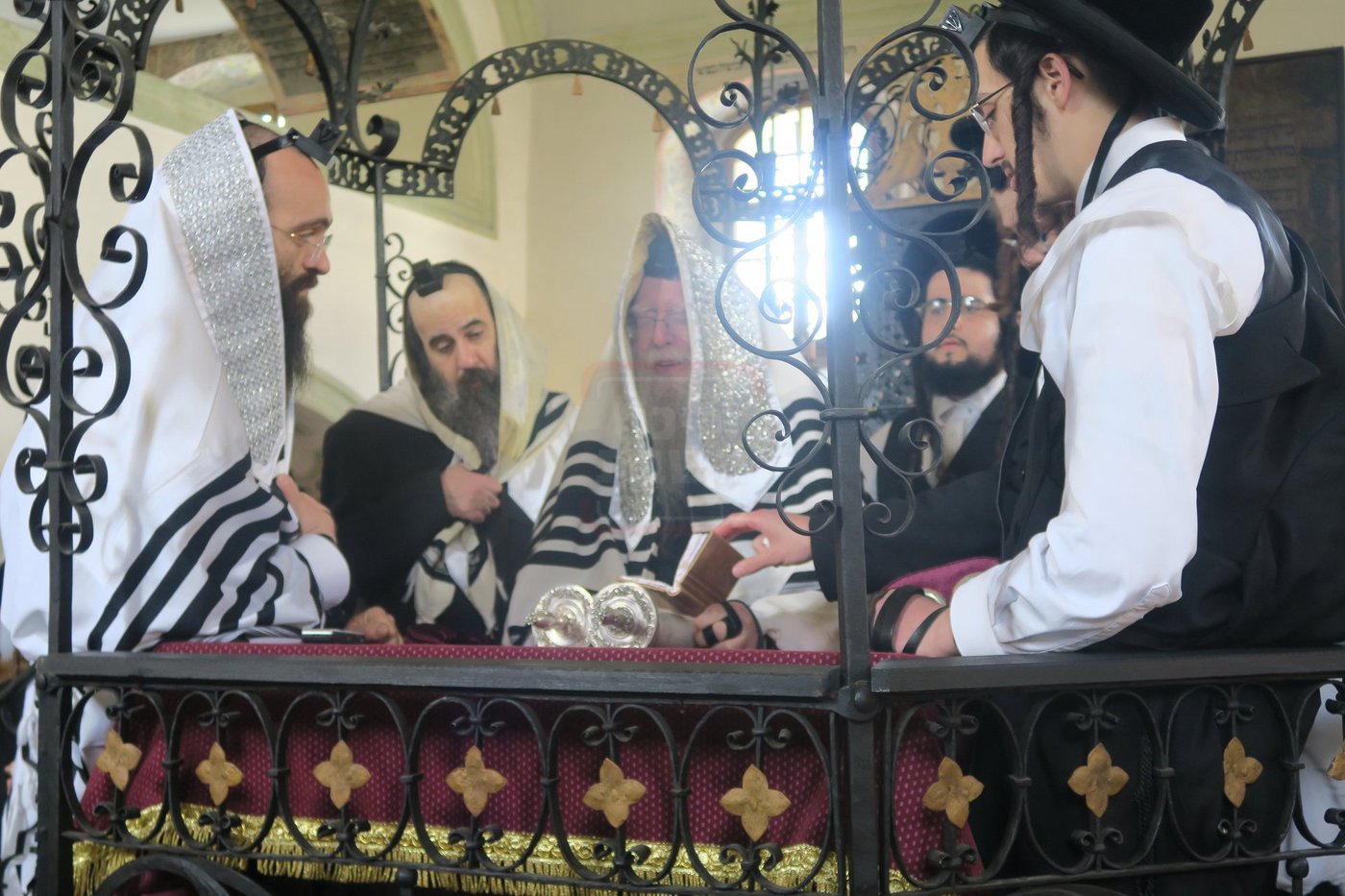 האדמו"ר מניקלשבורג במסע הקודש לצ'כיה