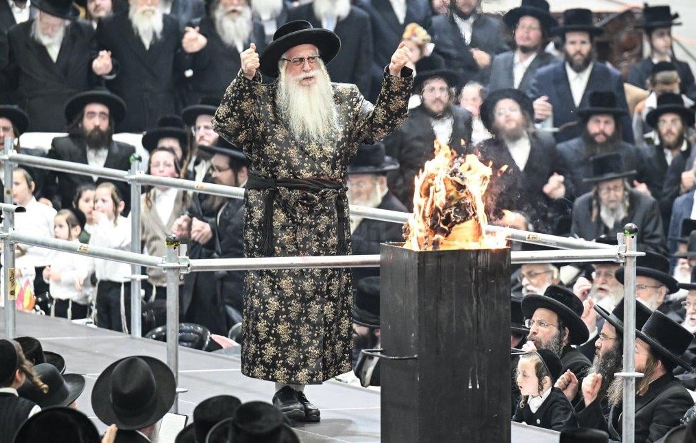ל"ג בעומר בחצה"ק צאנז