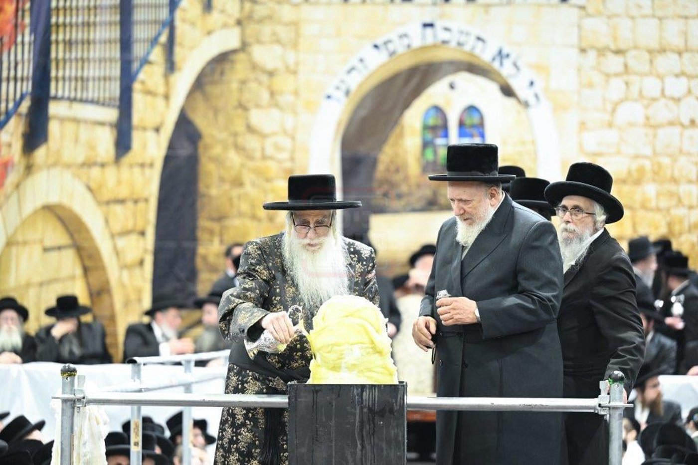 ל"ג בעומר בחצה"ק צאנז