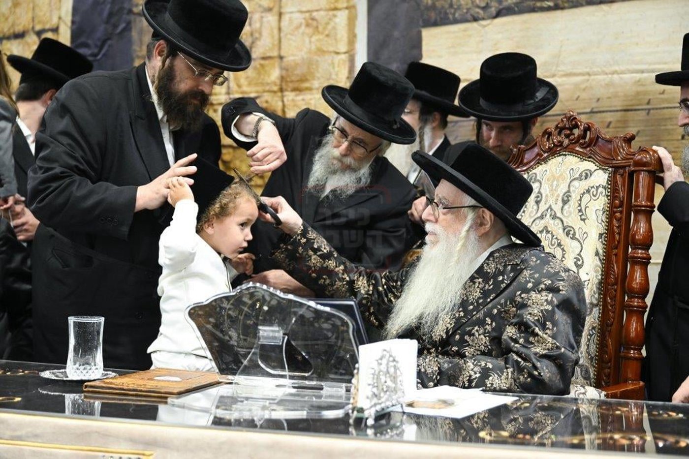 ל"ג בעומר בחצה"ק צאנז