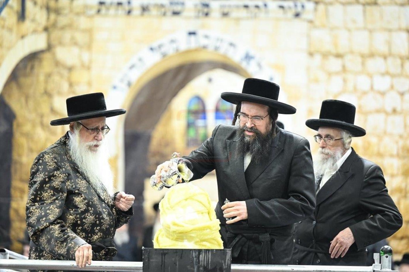 ל"ג בעומר בחצה"ק צאנז