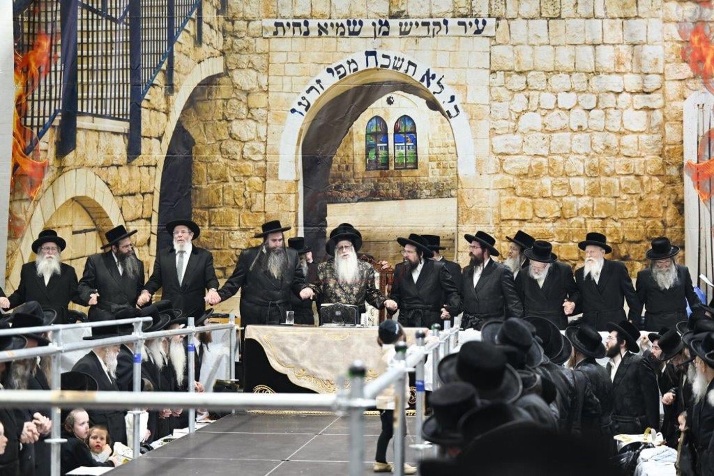 ל"ג בעומר בחצה"ק צאנז