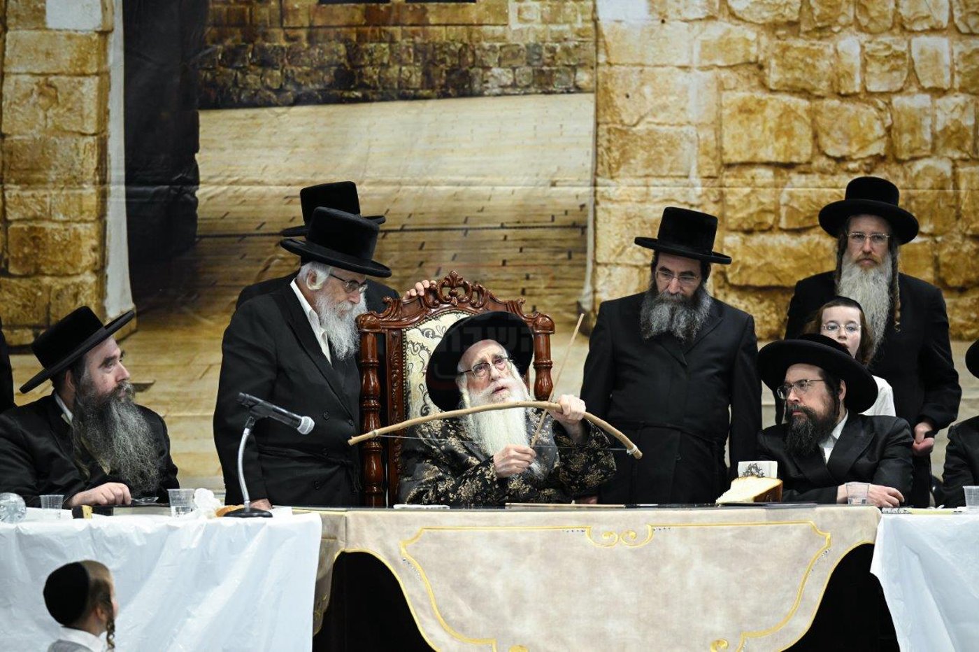 ל"ג בעומר בחצה"ק צאנז