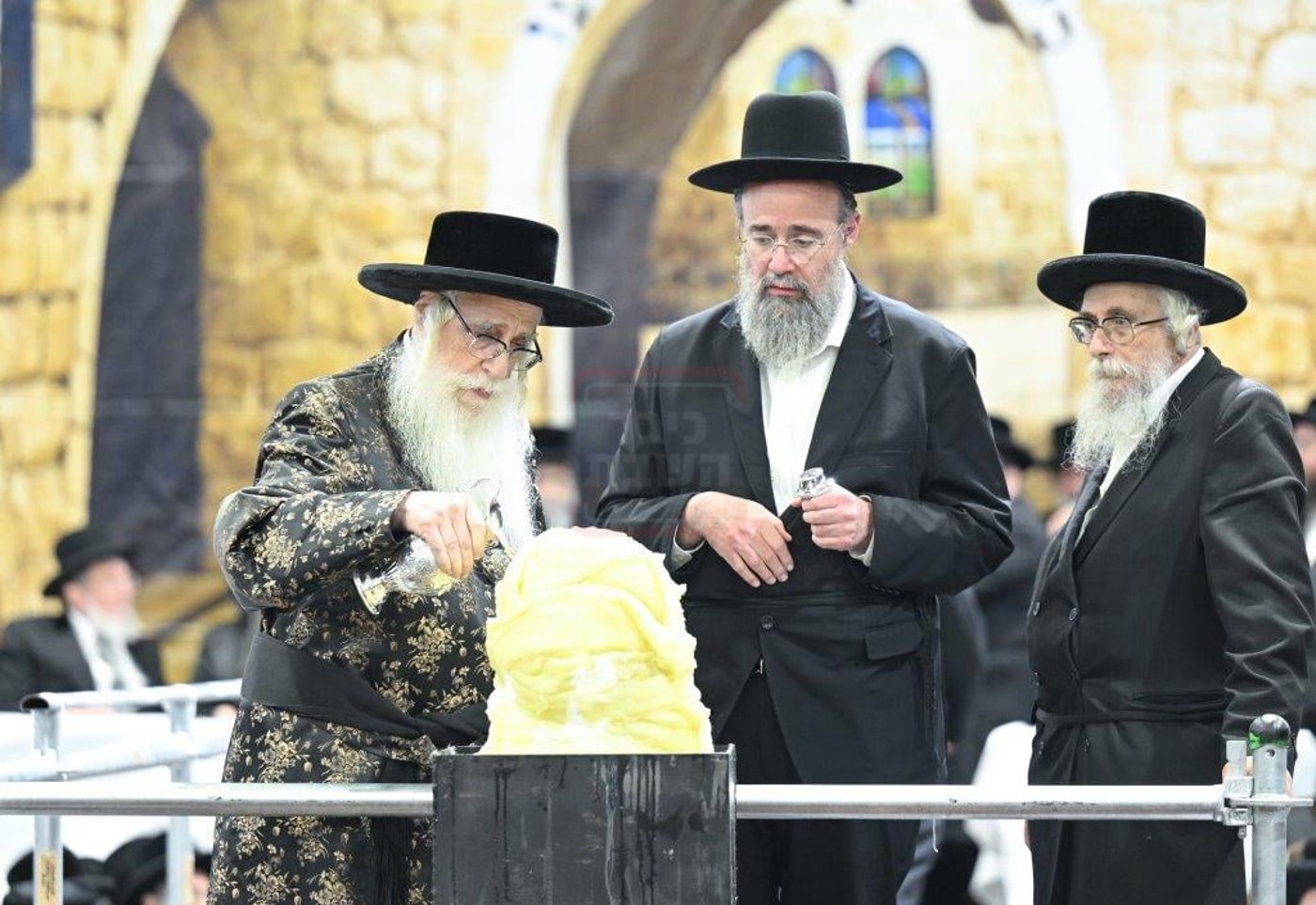 ל"ג בעומר בחצה"ק צאנז