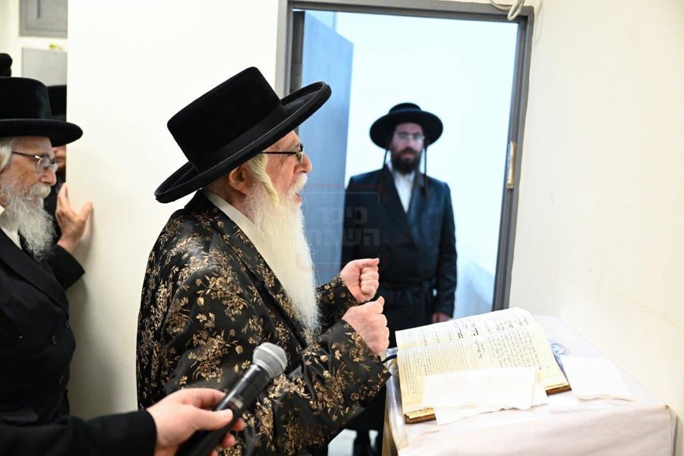 ל"ג בעומר בחצה"ק צאנז