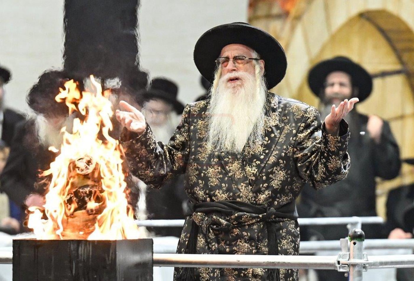 ל"ג בעומר בחצה"ק צאנז