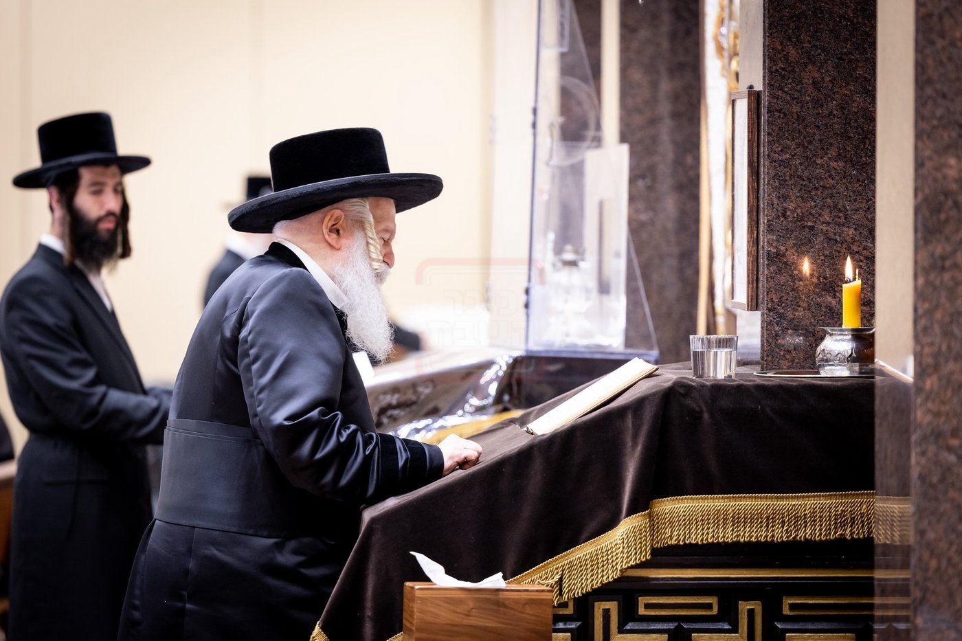 האדמו"ר מבאבוב בטיש ר"ח