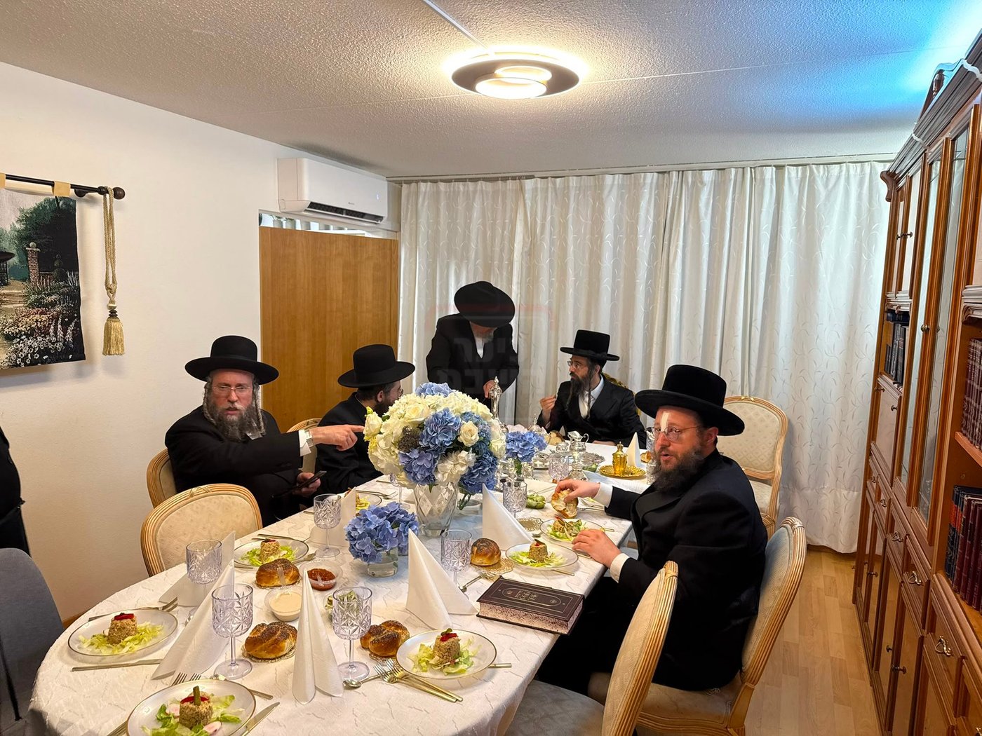 האדמו"ר מזוועהיל בטיש הילולא בציריך