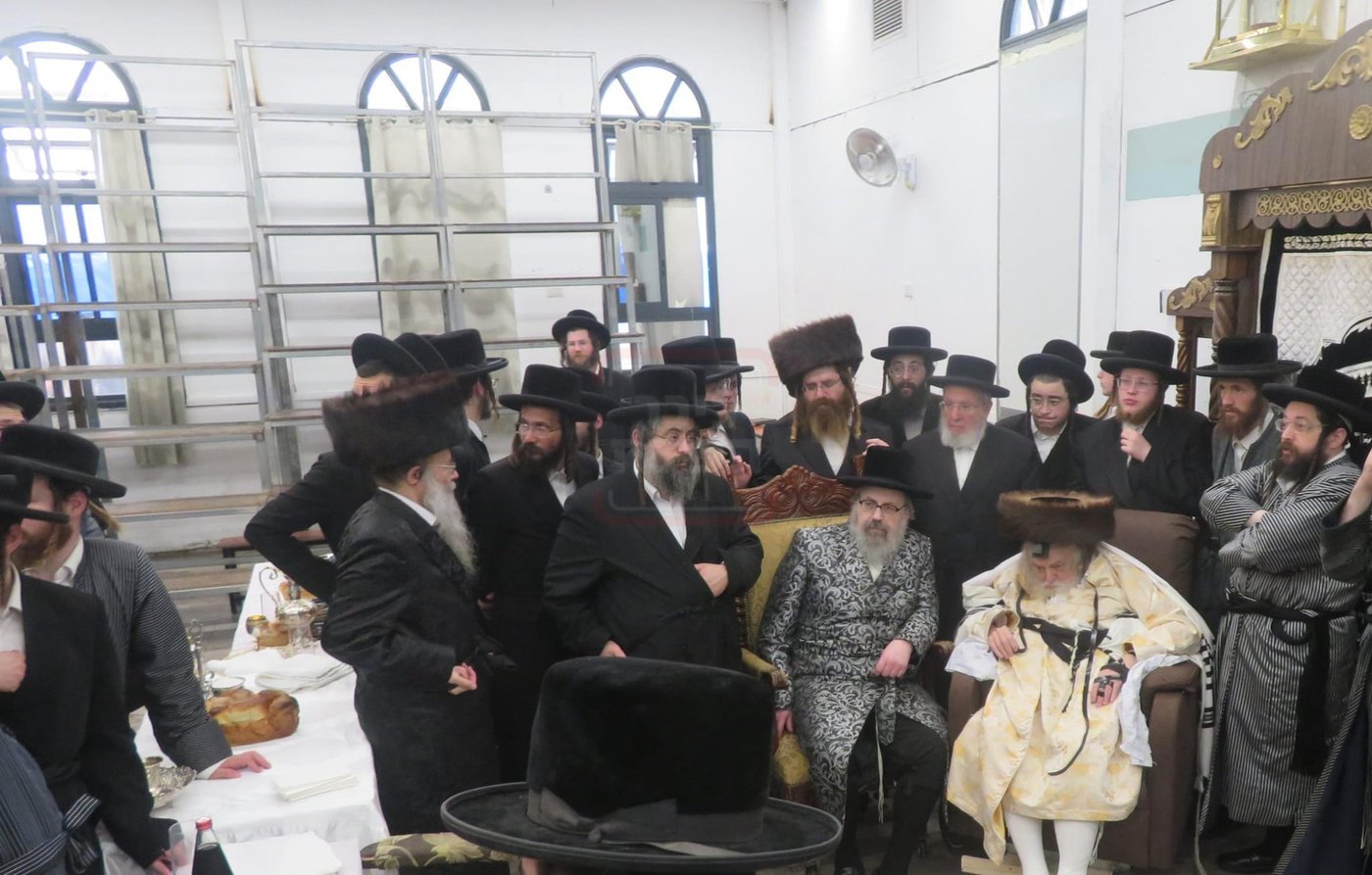 האדמו"ר מויז'ניץ לונדון עם האדמו"ר מתולדות אברהם יצחק בהר יונה