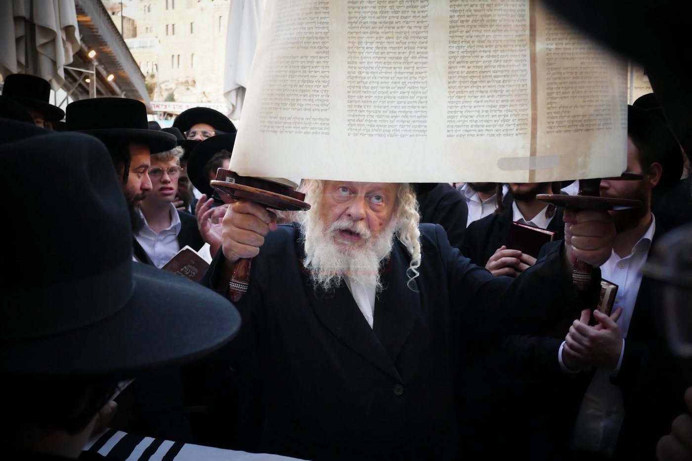 תשעה באב אצל הגה"צ רבי אביש ציינווירט
