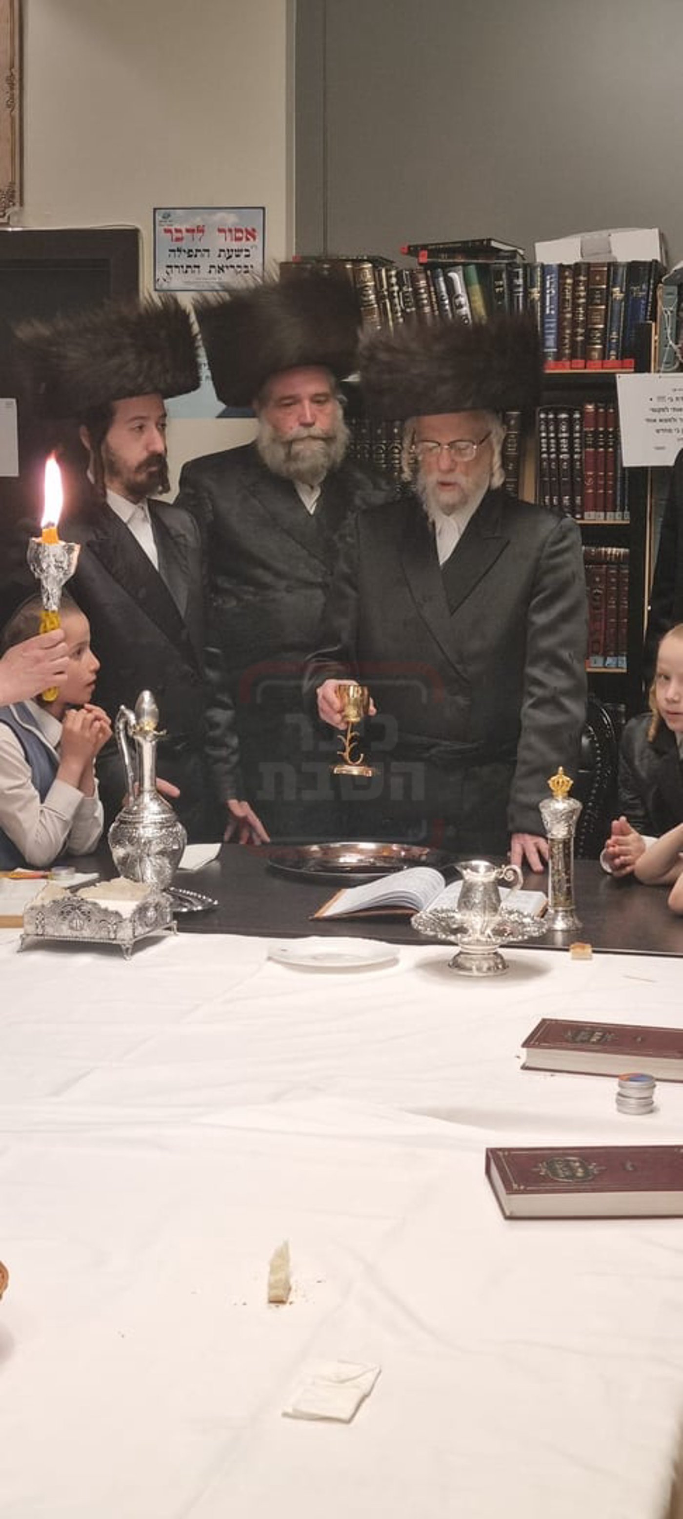 האדמו"ר מסערט ויז'ניץ בהבדלה באוסטריה