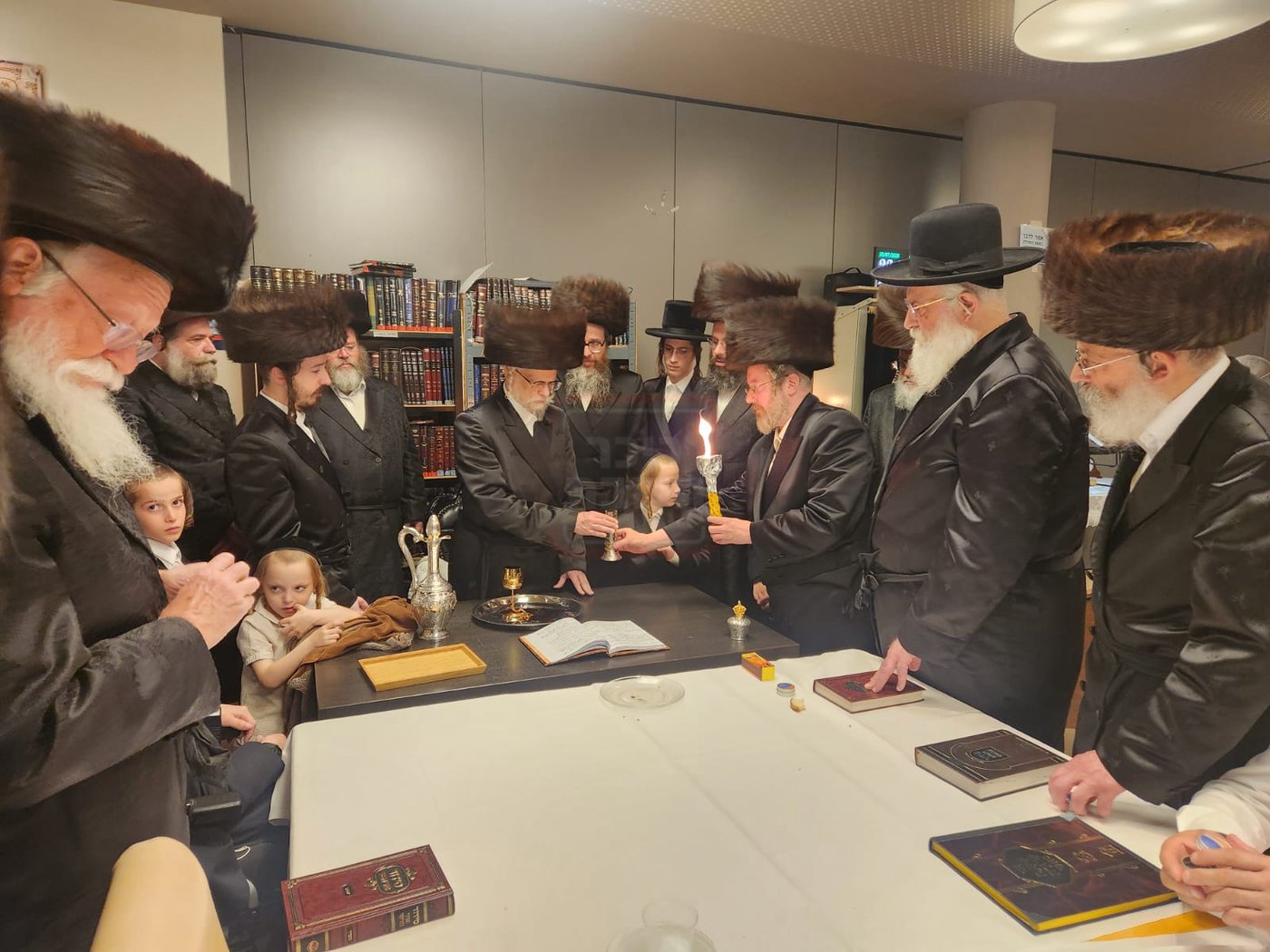 האדמו"ר מסערט ויז'ניץ בהבדלה באוסטריה
