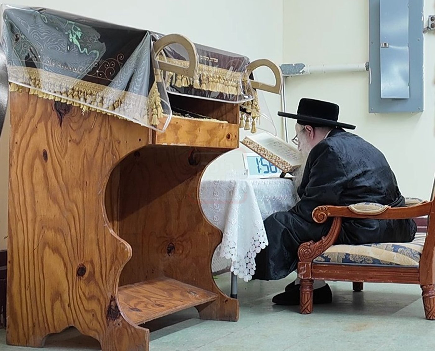 תשעה באב בחצה"ק צאנז קלויזנבורג