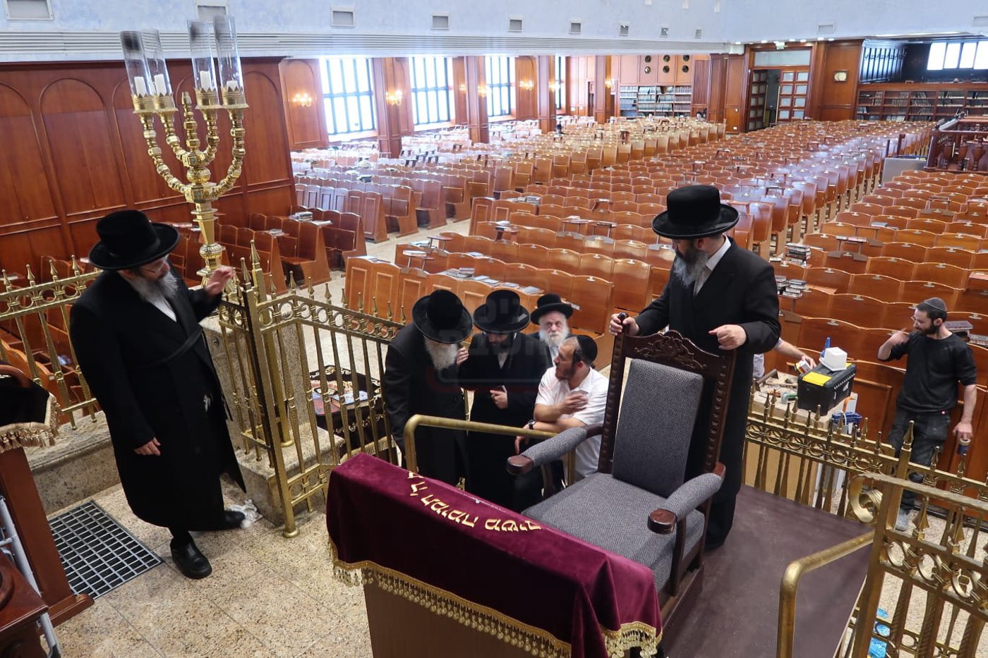 מקומו של האדמו"ר מבעלזא מוכן לימים הנוראים