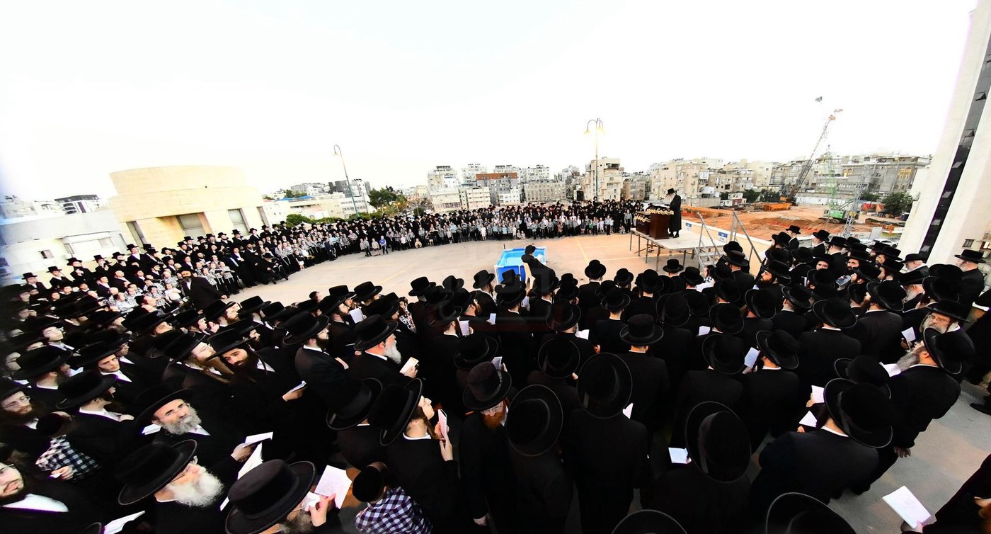האדמו"ר מדארג שליט"א בתשליך