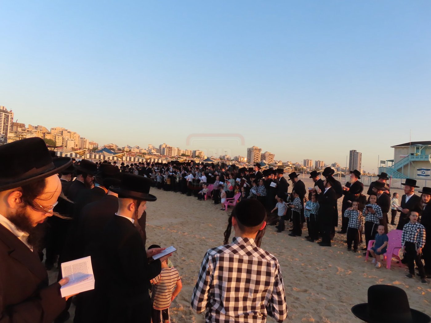 האדמו"ר מקרעטשניף שליט"א באמירת תשליך באשדוד