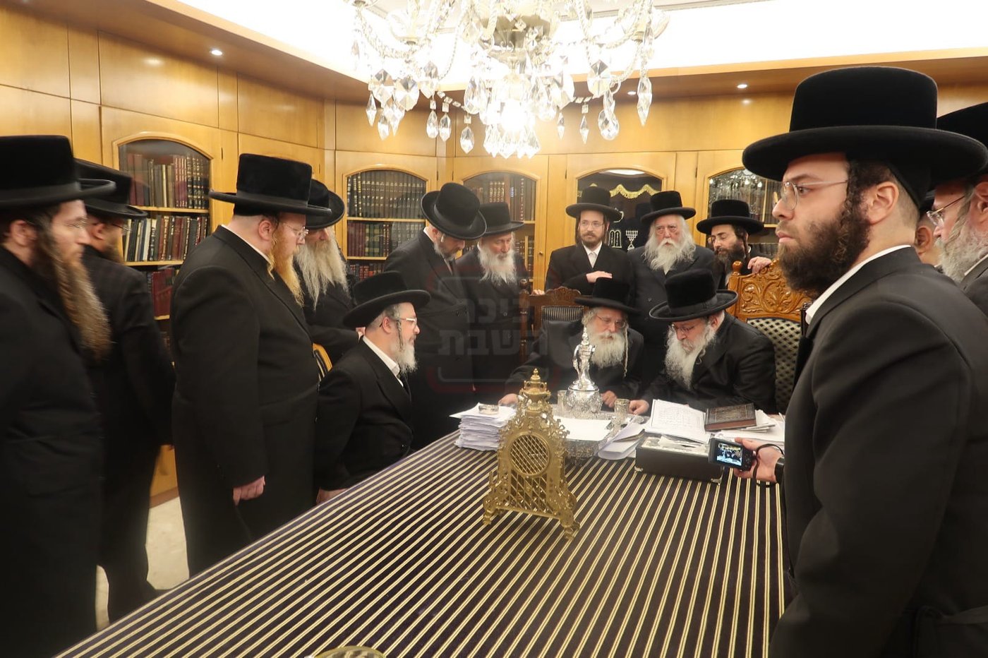 פגישת האחים האדמו"רים מנדבורנה