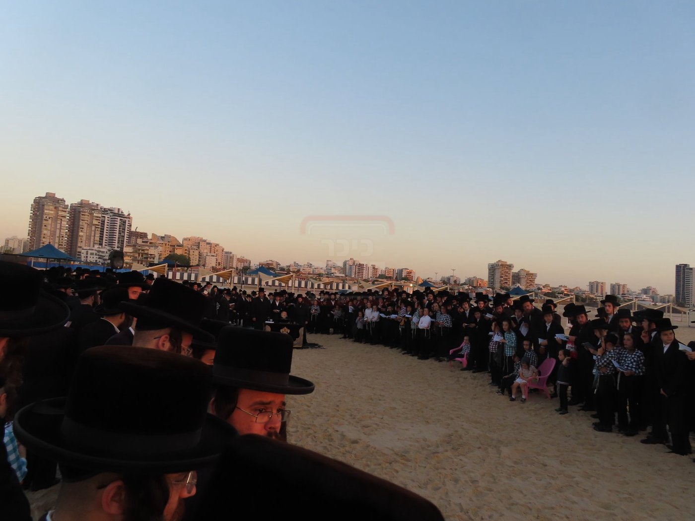 האדמו"ר מקרעטשניף שליט"א באמירת תשליך באשדוד