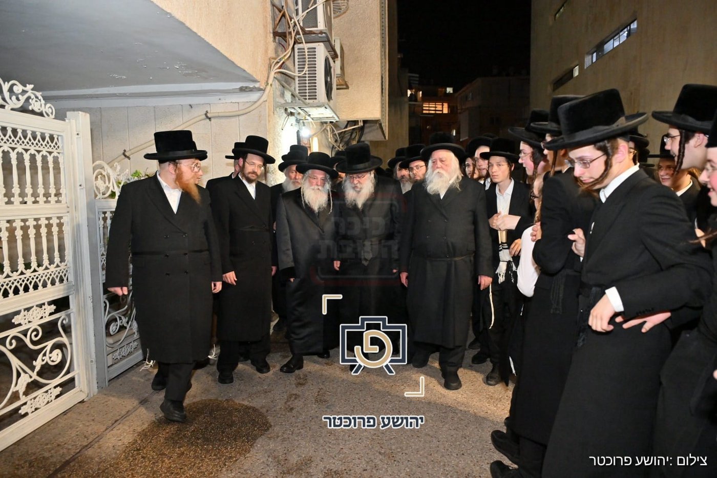 פגישת האחים האדמו"רים מנדבורנה