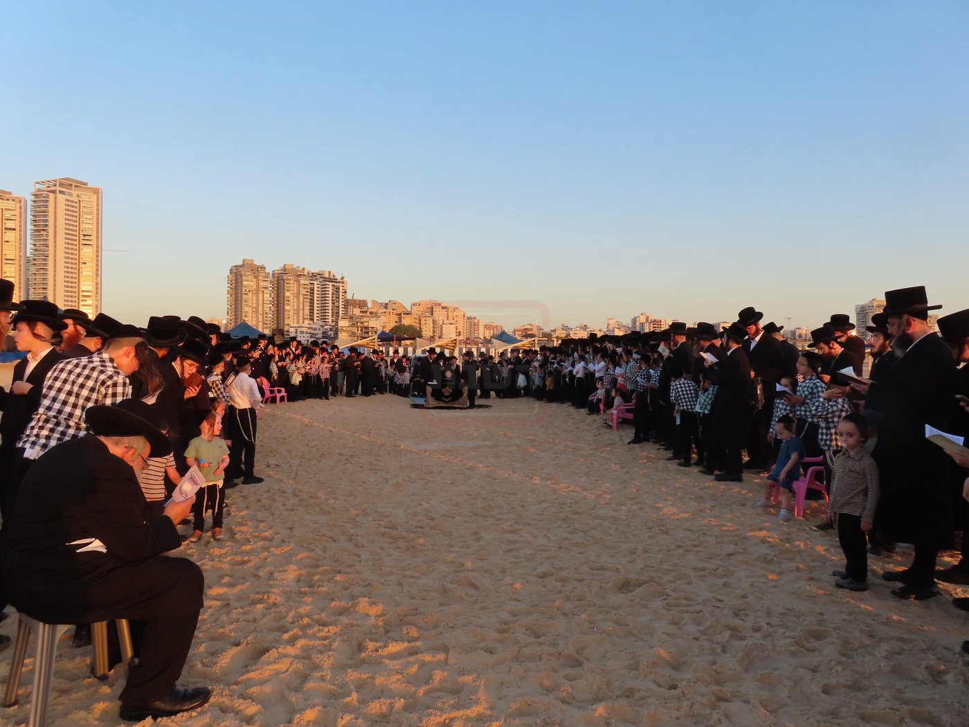 האדמו"ר מקרעטשניף שליט"א באמירת תשליך באשדוד