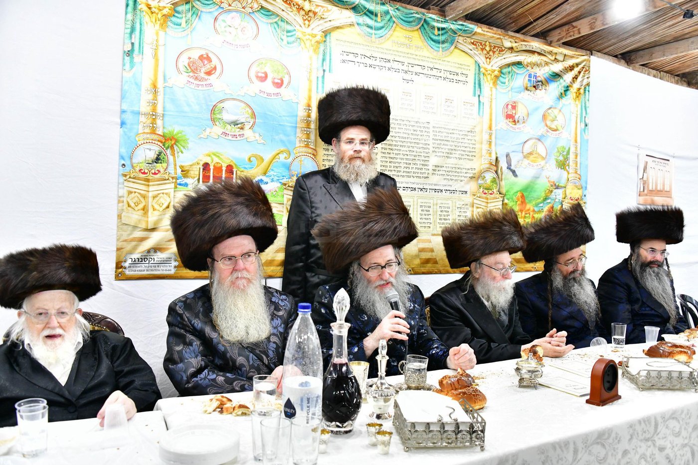 האדמו"ר מספינקא כהנא בטיש חול המועד סוכות