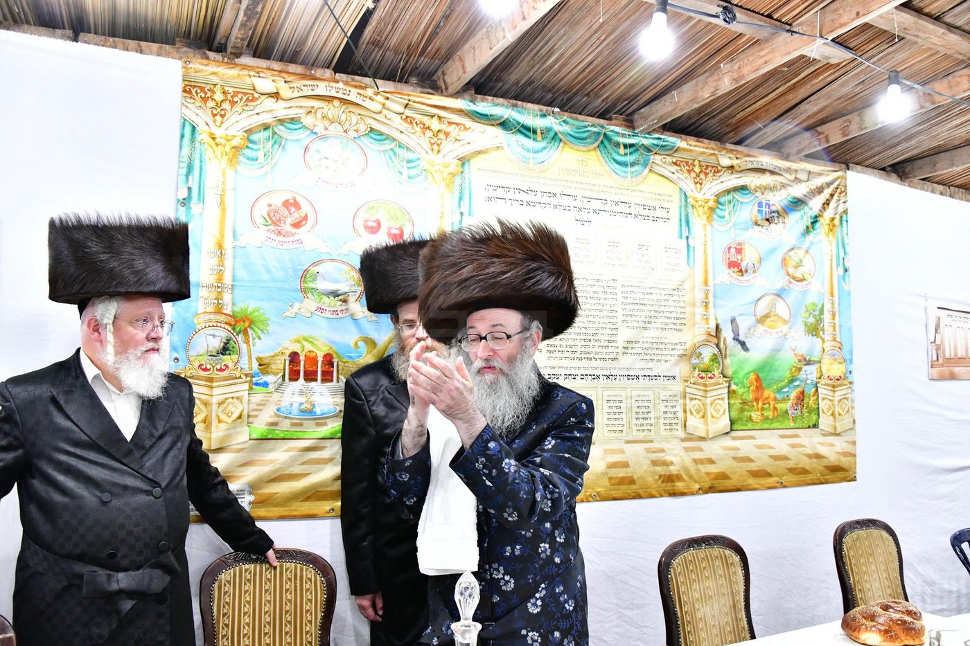האדמו"ר מספינקא כהנא בטיש חול המועד סוכות