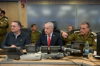 נתניהו וכ"ץ בבור בתל אביב