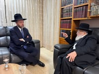 ראש צוות המו"מ אטיאס במעונו של הראש"ל