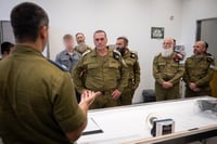 הרמטכ"ל במחנה שורה, בתחילת השבוע