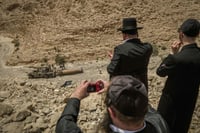חסידי גור בערד. אילוסטרציה