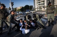 הפגנה בבני ברק נגד מעצר תלמידי ישיבה