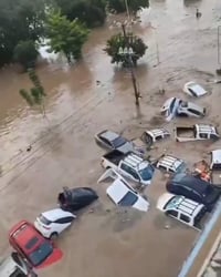 טרגדיה במקסיקו: עשרות בני אדם נהרגו בהצפות; 100,000 בתים נפגעו