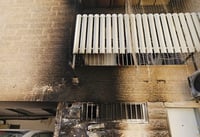 שכן התעורר בבהלה מהלהבות: צעיר מבית שמש חשוד בהצתת הבניין