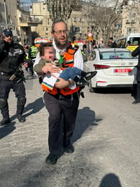 פינוי הילדים בזירה