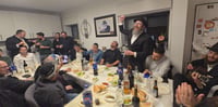התוועדות לא שגרתית לכבוד הרבי: עמית סגל, ינון מגל, טופז לוק ויונתן אוריך 